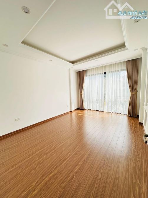 XUÂN LA/ TÂY HỒ- PHÂN LÔ XÂY MỚI- DT 50.4m2, 5 tầng, chỉ 20m ra ô tô tránh dừng đỗ