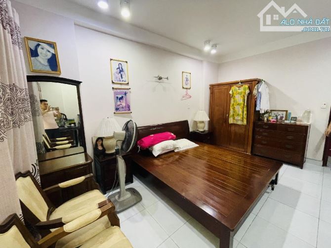 NHÀ ĐẸP HOÀNG MAI – 35M, 5 TẦNG, 4 NGỦ, SÂN ĐỂ XE RIÊNG 30M- Ô TÔ ĐỖ CỬA, CHỈ 7.5 TỶ