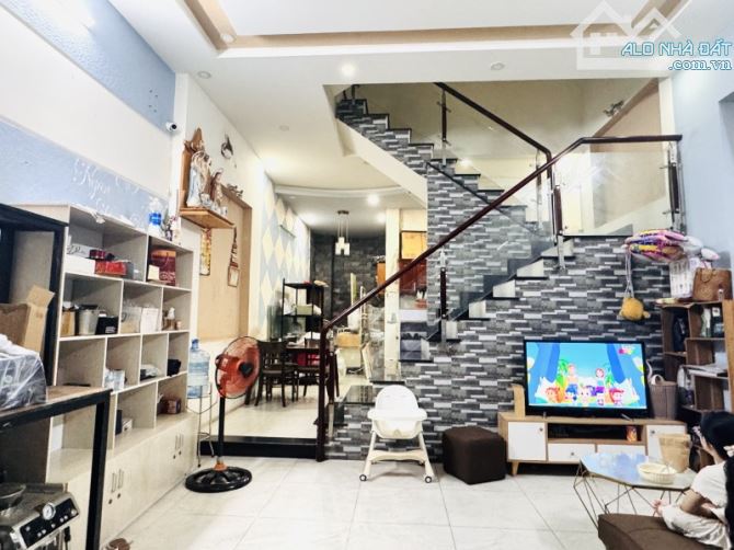 Bán nhà 3 tầng, 3PN,  đường Số 8, Linh Xuân, Thủ Đức, TP HCM. DT 60m2, Sổ hồng, giá 4.85 - 1