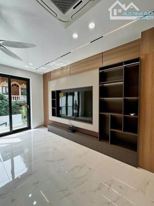 PHÂN LÔ LƯƠNG KHÁNH THIỆN 40M X5 TẦNG, Ô TÔ ĐỖ CỬA CHỈ 7 TỶ 550TR