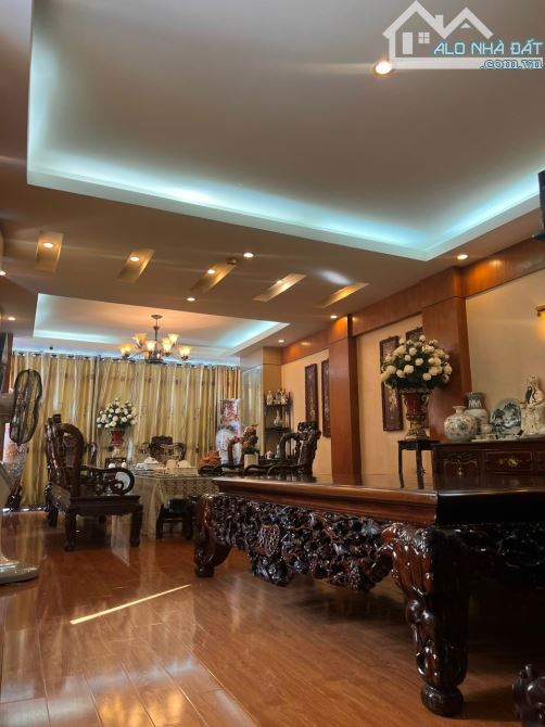 BÁN TÒA NHÀ VĂN PHÒNG LÔ GÓC 3 MẶT THOÁNG – SÁT HỒ TÂY – ĐẲNG CẤP DOANH NHÂN – 70M²