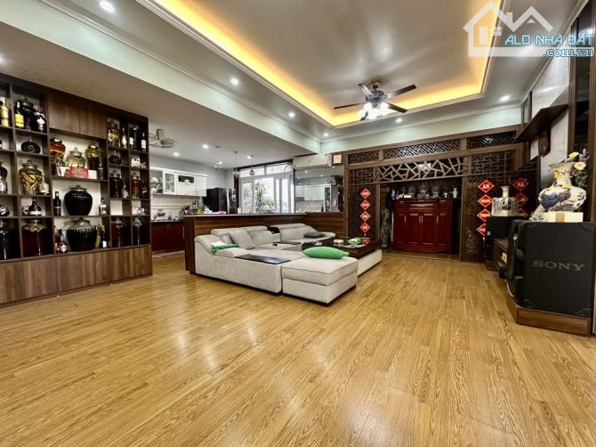 BÁN CHUNG CƯ LÔ GÓC 2 THOÁNG - 151 NGUYỄN ĐỨC CẢNH 130M 3 NGỦ FULL NỘI THẤT CHỈ 8.98 TỶ