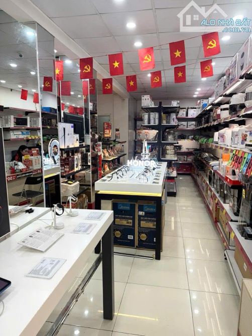 Tuyệt tác phố cổ Hà Nội: Sở hữu ngay nhà mặt phố Hàng Giấy, cơ hội vàng có 1-0-2! 99 tỷ