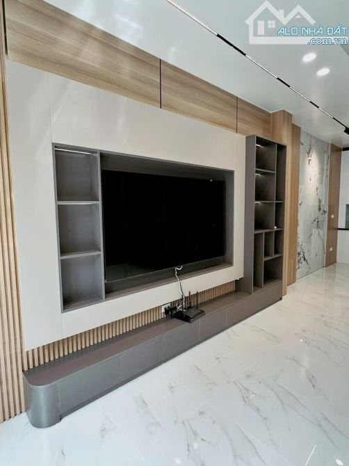 PHÂN LÔ LƯƠNG KHÁNH THIỆN 40M X5 TẦNG, Ô TÔ ĐỖ CỬA CHỈ 7 TỶ 550TR