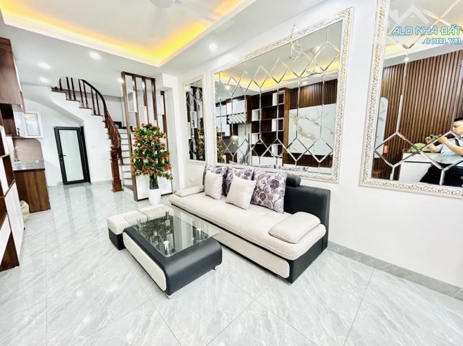 NAM DƯ NHÀ MỚI 33M X 5 TẦNG, Ô TÔ NHỎ ĐỖ CỬA, NỘI THẤT ĐẸP, CHỈ 7.2 TỶ