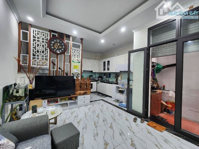 BÁN NHÀ HOÀNG MAI 45M2, 5 TẦNG, 3 NGỦ ĐỦ CÔNG NĂNG. GIÁ NHỈNH 8 TỶ (CÓ TL)