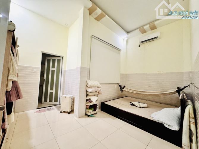 Bán nhà 3 tầng, 3PN,  đường Số 8, Linh Xuân, Thủ Đức, TP HCM. DT 60m2, Sổ hồng, giá 4.85 - 3