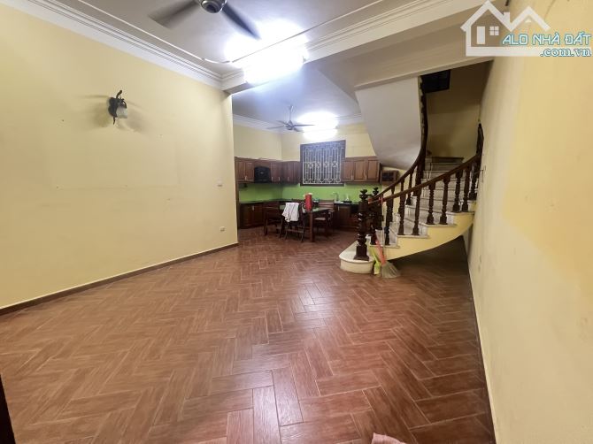 Cho thuê nhà riêng tại Đào Tấn, Cống Vị, Ba Đình, Hà Nội, 35 triệu, 65.8m2 - 3
