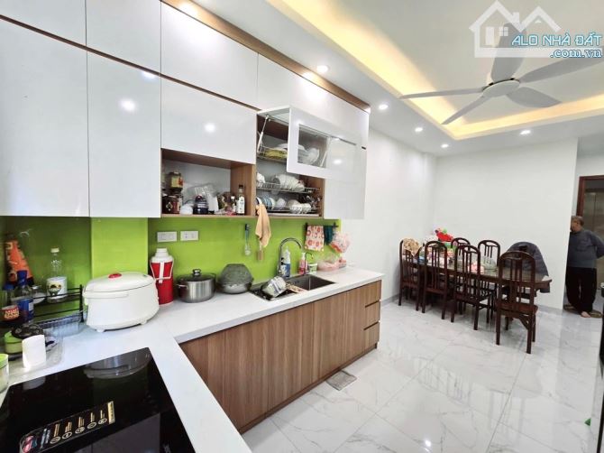 Siêu hiếm nhà Kim Mã TT Ba Đình 6 tầng thang máy chỉ 11.6 tỷ cách ô to vài bước chân