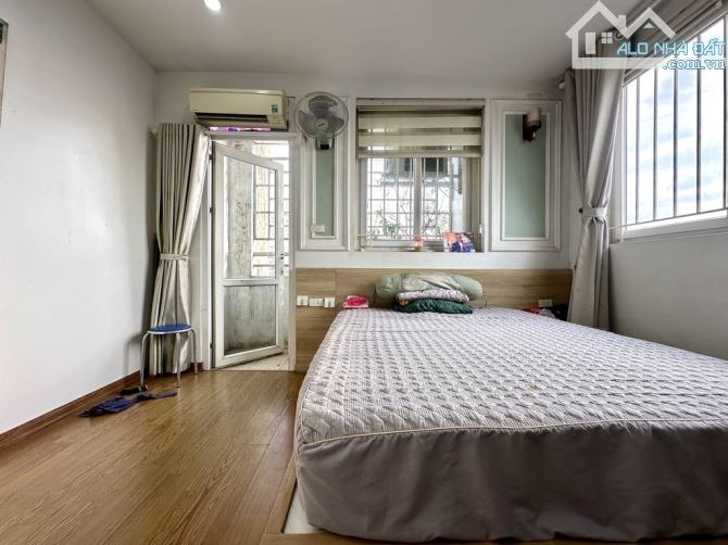 BÁN CHUNG CƯ LÔ GÓC 2 THOÁNG - 151 NGUYỄN ĐỨC CẢNH 130M 3 NGỦ FULL NỘI THẤT CHỈ 8.98 TỶ