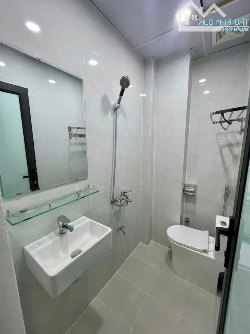 BÁN NHÀ NGÕ 288 HOÀNG MAI 50M X 4 TẦNG, Ô TÔ ĐỖ CỔNG, NGÕ THÔNG, CHỈ 8.3 TỶ