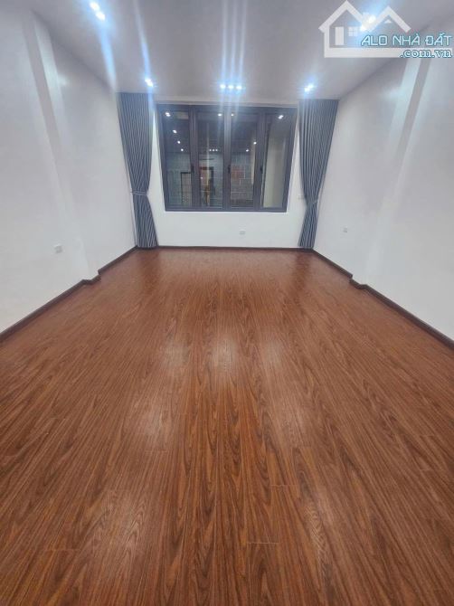 Nhà mới gara Nguyễn Đức Cảnh 50m x 5 tầng, full nội thất, chỉ hơn 12 tỷ