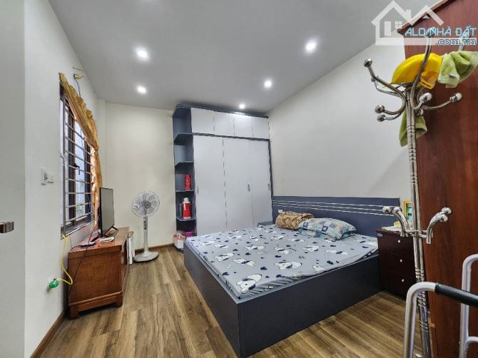 BÁN NHÀ HOÀNG MAI 45M2, 5 TẦNG, 3 NGỦ ĐỦ CÔNG NĂNG. GIÁ NHỈNH 8 TỶ (CÓ TL)