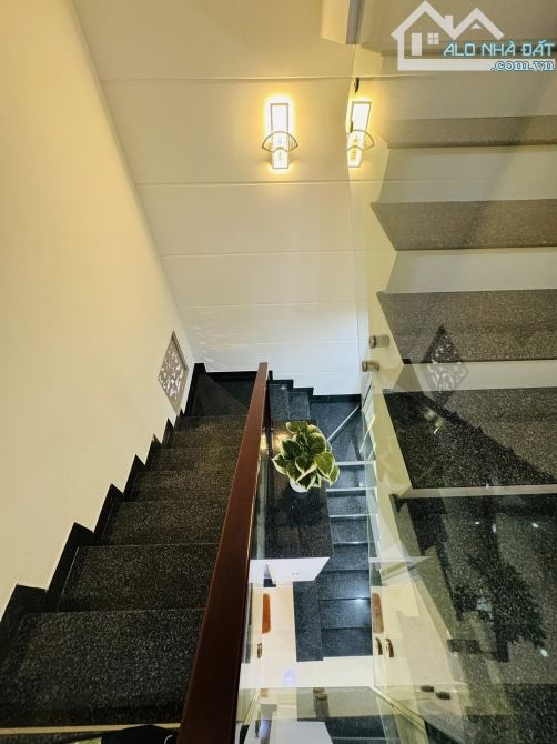 Nhà đẹp Hoàng Mai giá ĐẦU TƯ, NGÕ THÔNG, Ô TÔ, 50m x 5 tầng, MT 5m. Giá 8 tỷ 600tr TL