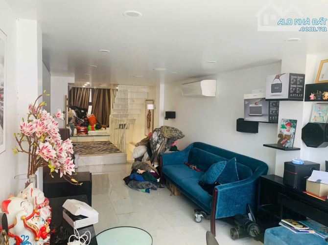 CHÍNH CHỦ BÁN NHÀ PHÂN LÔ QUÂN ĐỘI VŨ TÔNG PHAN DTSD 36m 5 Tầng - CÁCH OTO 3 BƯỚC CHÂN