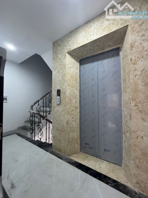 LÔ GÓC MẶT PHỐ LA THÀNH, 7T THÔNG SÀN THANG MÁY, MẶT TIỀN ĐẸP, VỈA HÈ KD, DT60TR