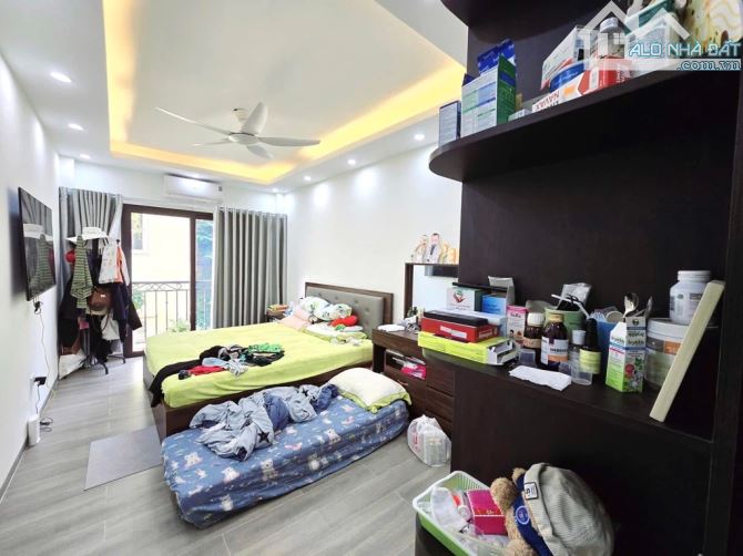 Siêu hiếm nhà Kim Mã TT Ba Đình 6 tầng thang máy chỉ 11.6 tỷ cách ô to vài bước chân