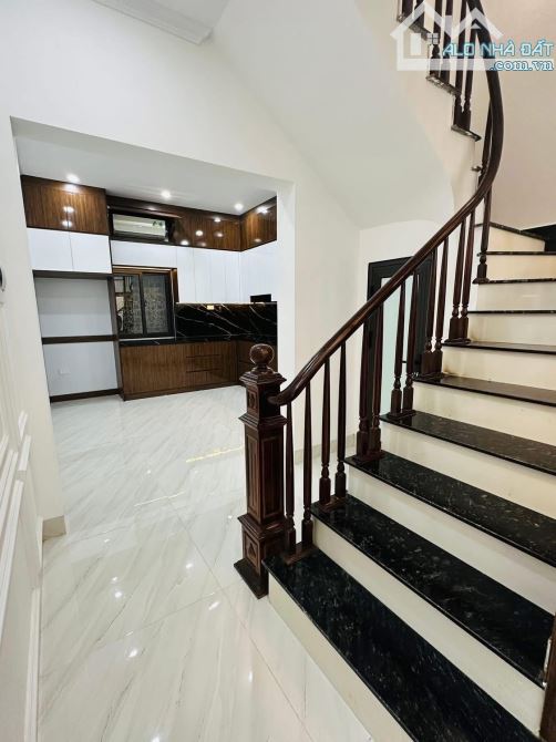 XUÂN LA/ TÂY HỒ- PHÂN LÔ XÂY MỚI- DT 50.4m2, 5 tầng, chỉ 20m ra ô tô tránh dừng đỗ