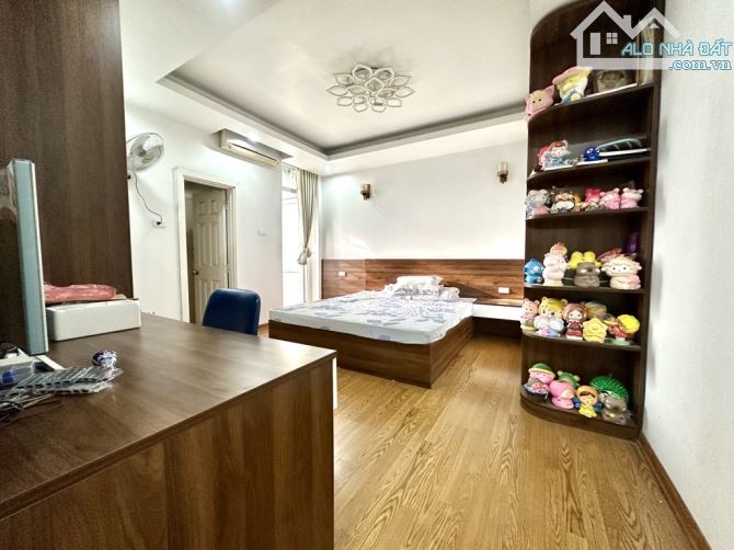 BÁN CHUNG CƯ LÔ GÓC 2 THOÁNG - 151 NGUYỄN ĐỨC CẢNH 130M 3 NGỦ FULL NỘI THẤT CHỈ 8.98 TỶ