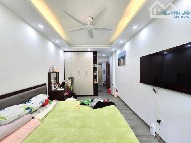 Siêu hiếm nhà Kim Mã TT Ba Đình 6 tầng thang máy chỉ 11.6 tỷ cách ô to vài bước chân