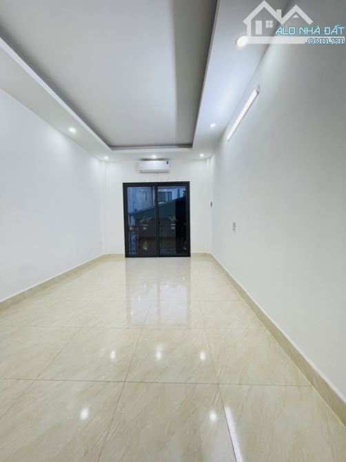 BÁN NHÀ NGÕ 225 NGUYỄN ĐỨC CẢNH 50M X 4 TẦNG, MT 5M, Ô TÔ ĐỖ CỔNG, CHỈ 8.6 TỶ