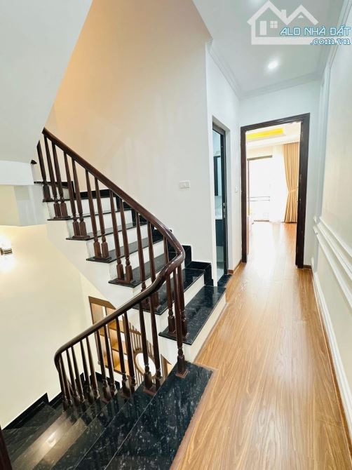 XUÂN LA/ TÂY HỒ- PHÂN LÔ XÂY MỚI- DT 50.4m2, 5 tầng, chỉ 20m ra ô tô tránh dừng đỗ