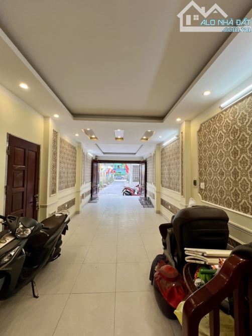 PHÂN LÔ VIP HOÀNG VĂN THÁI - LÔ GÓC - GARA Ô TÔHÀNG XÓM TOÀN CÁN BỘ VỀ HƯU