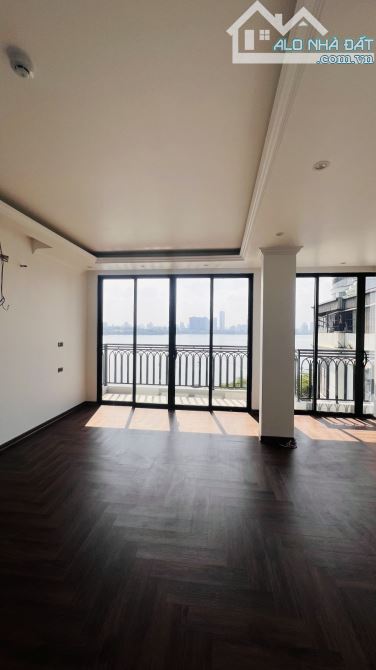 Bán nhà Yên Hoa 110m², 8 tầng, mặt tiền 6.5m, giá chỉ 115 tỷ