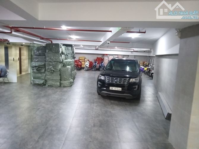 Bán tòa nhà văn phòng 10 tầng mặt phố Huế, Hai Bà Trưng 270m2, MT 10,5m, 260 tỷ,