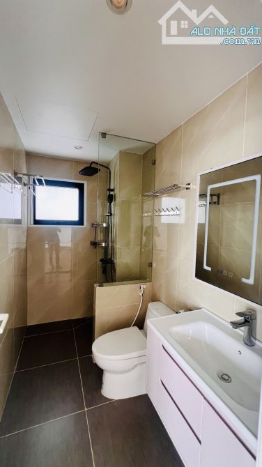 Bán nhà Yên Hoa 110m², 8 tầng, mặt tiền 6.5m, giá chỉ 115 tỷ