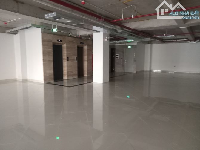 Bán tòa nhà văn phòng 10 tầng mặt phố Huế, Hai Bà Trưng 270m2, MT 10,5m, 260 tỷ,