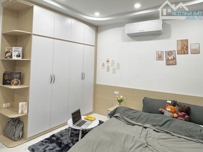 Bán toà CHDV Hoàng Mai thông tứ tung rộng rãi 50m2*5T có TM 8PN gần ĐH Bách Kinh Xây, PCCC