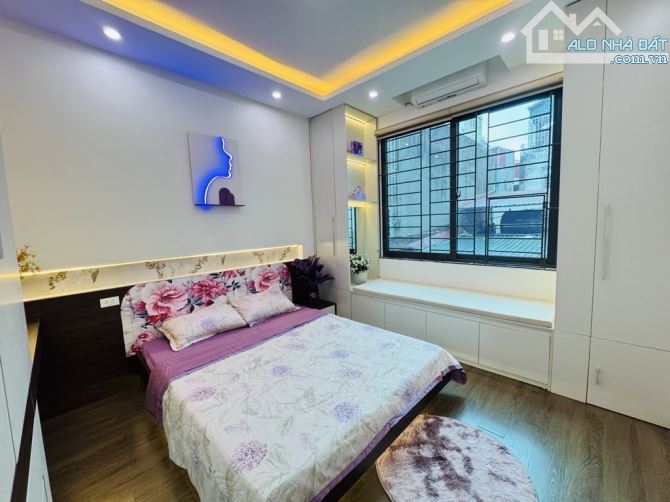 Nhà đẹp phố Bạch Mai - 10m ra phố, ngõ thẳng tắp, xe ba gác đỗ cửa - 42m - hơn 8 tỷ.