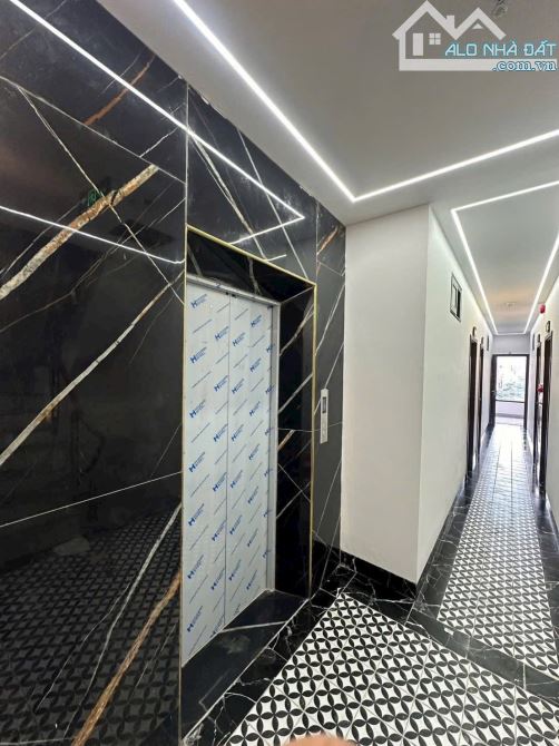 CẦN BÁN NHÀ MẶT PHỐ - ÔTÔ TRÁNH - KINH DOANH - DÒNG TIỀN CAO 200TR/ THÁNG