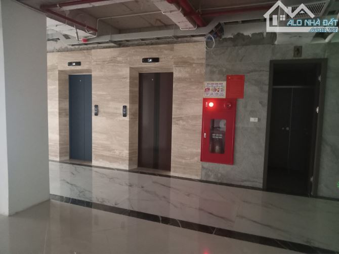 Bán tòa nhà văn phòng 10 tầng mặt phố Huế, Hai Bà Trưng 270m2, MT 10,5m, 260 tỷ,