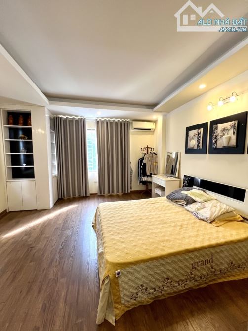 PHÂN LÔ VIP HOÀNG VĂN THÁI - LÔ GÓC - GARA Ô TÔHÀNG XÓM TOÀN CÁN BỘ VỀ HƯU