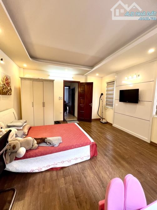 PHÂN LÔ VIP HOÀNG VĂN THÁI - LÔ GÓC - GARA Ô TÔHÀNG XÓM TOÀN CÁN BỘ VỀ HƯU