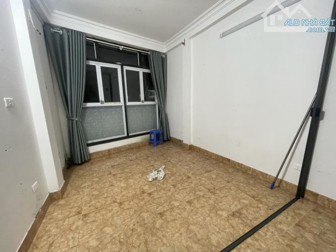 Bán nhà mặt phố Nguyễn Công Trứ 15/20m2, 6T, mt 3.4m vỉa hè rộng, kd sầm uất. Giá 14.5 tỷ