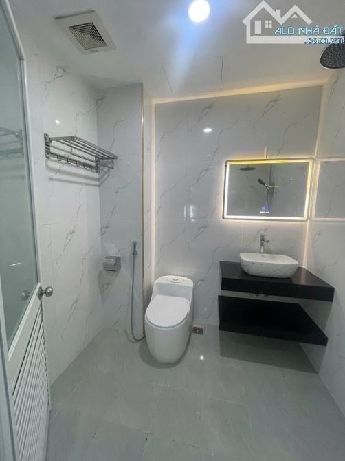 HIẾM BÁN TẬP THỂ HOÀNG QUỐC VIỆT CẦU GIẤY ĐẸP LONG LANH Ở LUÔN TẦNG THẤP 4 TỶ 2 NGỦ 2 VS