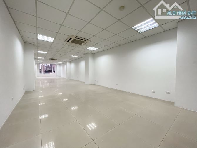Cho thuê nhà mặt phố Hoàng Hoa Thám - 160m2 x 2 tầng - MT 6m - 80tr/tháng - 1