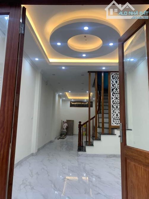 BÁN NHÀ RIÊNG – QUẬN TÂY HỒ - GẦN MẶT PHỐ, Ô TÔ TRÁNH - HÀNG XÓM KĐT CIPUTRA- giá hơn 6 ty