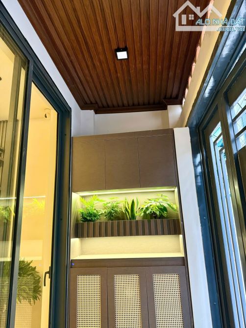 Sát Ngoại Giao Đoàn, Xuân La Tây Hồ, 55m2, 6 tầng thang máy, xây mới - 17 tỷ sổ CC