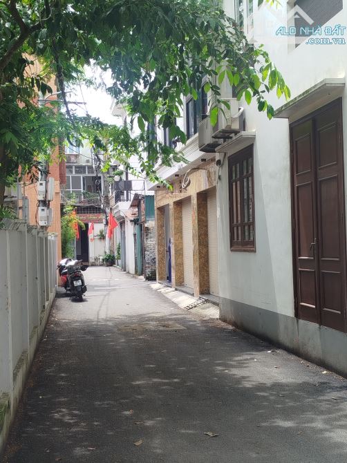 Bán nhà Sài Đồng: 127m. Nhà 5 tầng giá chỉ 10tỷ600. Giá rẻ nhất khu vực