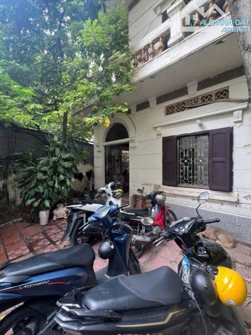 SIÊU PHẨM LÔ GÓC HOÀNG HOA THÁM – 120M² – VỈA HÈ – Ô TÔ TRÁNH – 42.5 TỶ