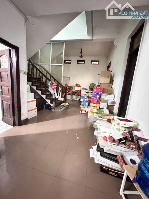 Bán nhà Mặt Phố Mã Mây, hàng xóm Tạ Hiện gần 150m2