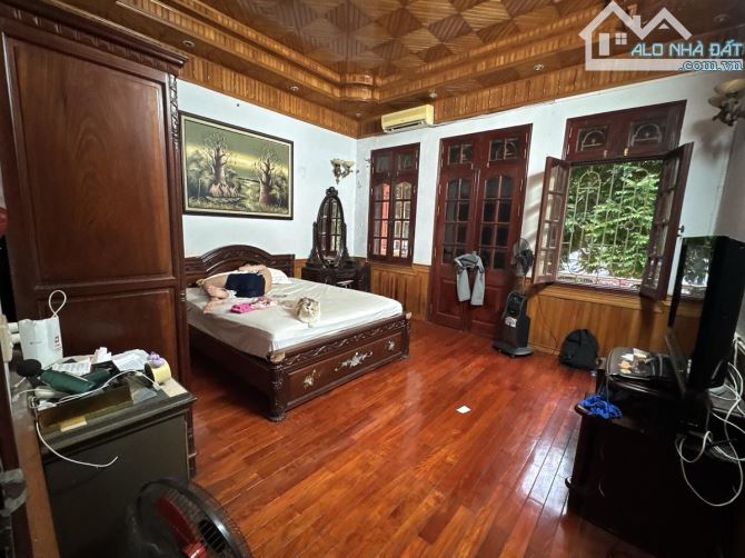 GIÁ CỰC PHẨM! Mặt phố Chùa Bộc, vỉa hè, KD, thông sàn, ở+cho thuê sẵn DT 30tr/th