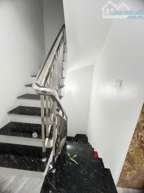 Bán nhà dòng tiền CCMN Khâm Thiên 49m2 lô góc 3 mặt thoáng 6pn 7.1 tỷ