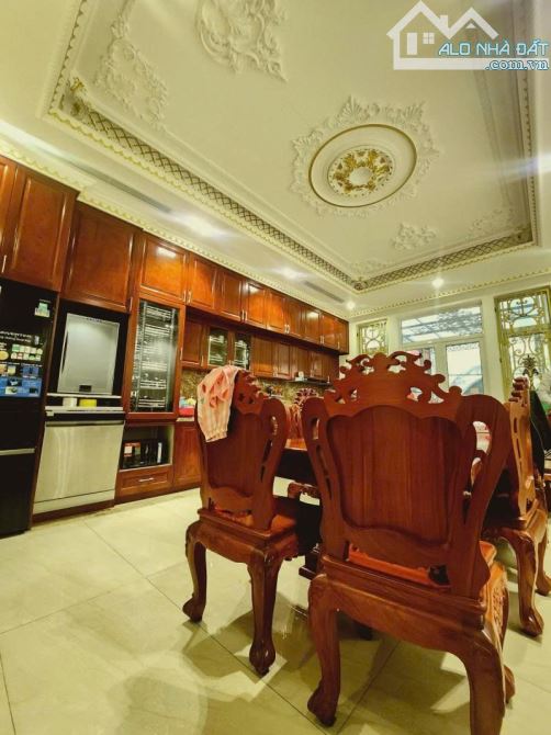 Bán nhà mặt phố Quan Nhân, DT 103m, 6 tầng thang máy, MT 5m, giá 50 tỷ.