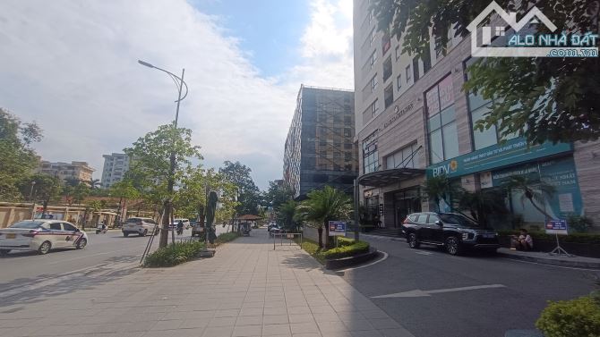 Chung cư Hồng Kông Tower 76m2, 2 ngủ, 2wc, tầng trung, 7 tỷ có bể bơi, view CV Thủ Lệ