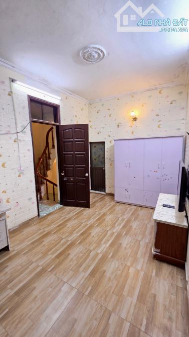 BÁN NHÀ TRIỀU KHÚC , TX , 30M 5 TẦNG , NGÕ NÔNG , NỞ HẬU CHỈ 5.75 TỶ